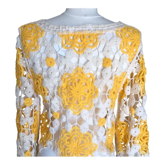 Available NWT Feminine Golden Yellow Ivory Print Oversized Crop Crochet Top O/S - Picture 6 of 15